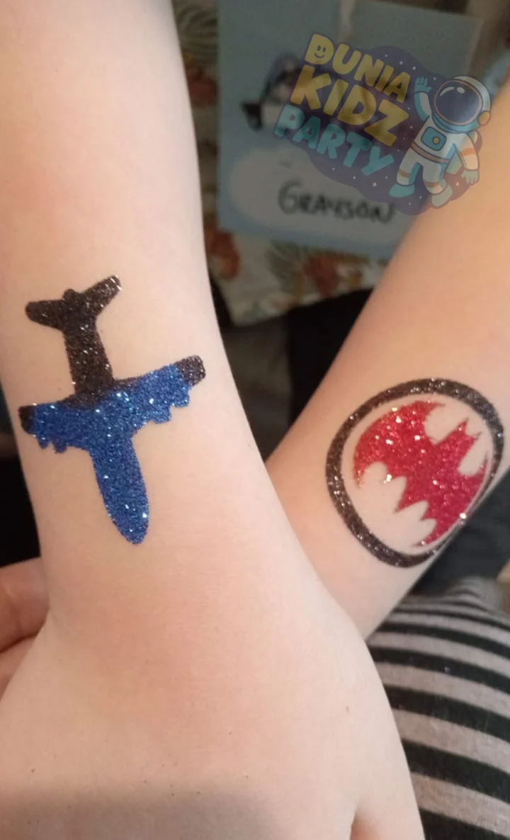 Glitter Tattoo at a kids birthday party by Dunia Kidz Party