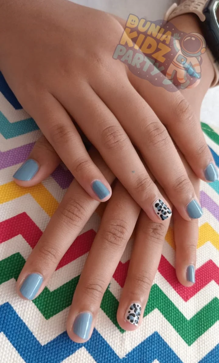 Nail Art Kidz at a kids birthday party by Dunia Kidz Party