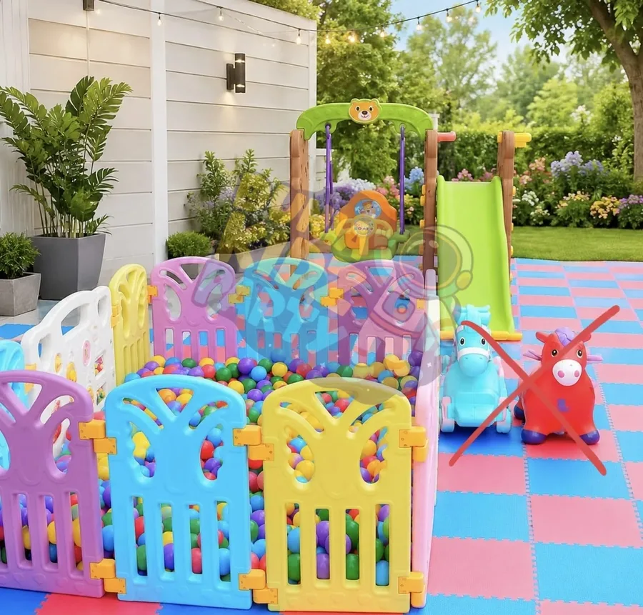 Area playground outdoor dengan ball pit dan perosotan untuk pesta anak